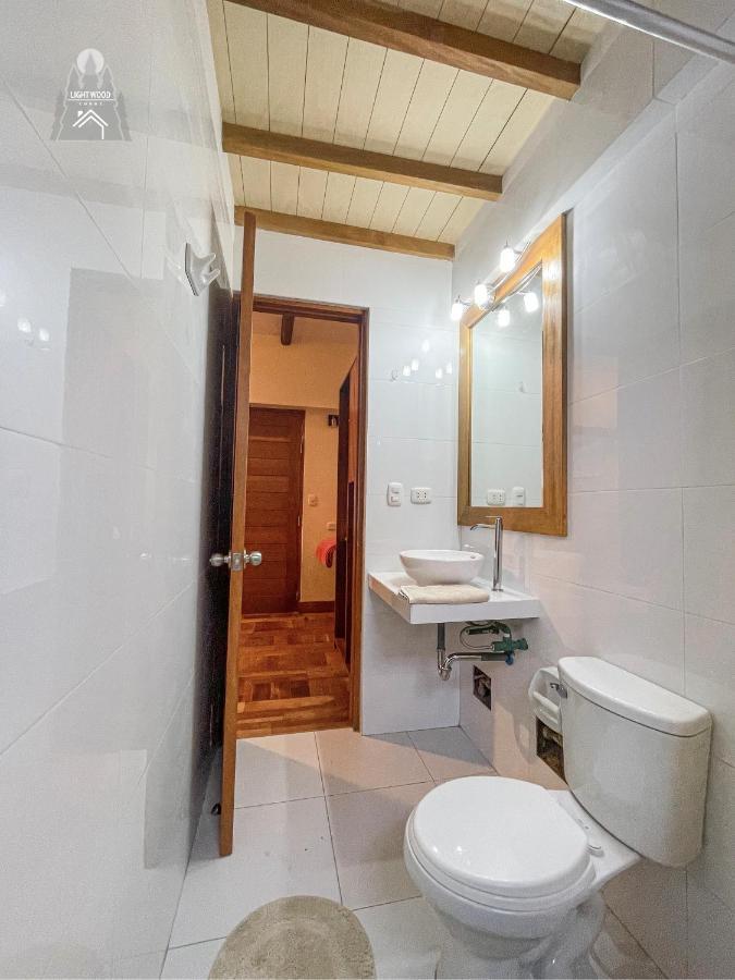 Hotel Light Wood Calca Zewnętrze zdjęcie