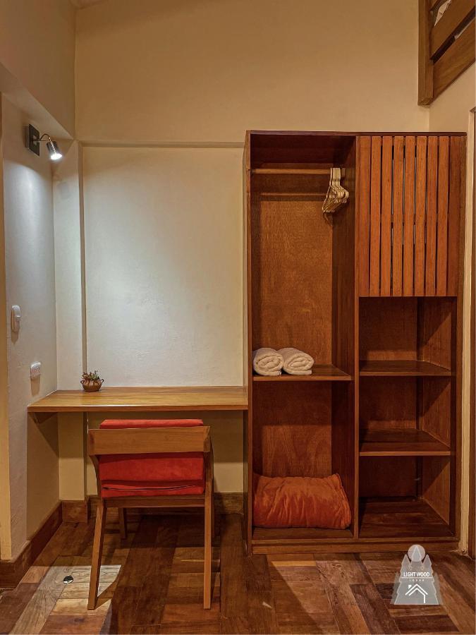 Hotel Light Wood Calca Zewnętrze zdjęcie